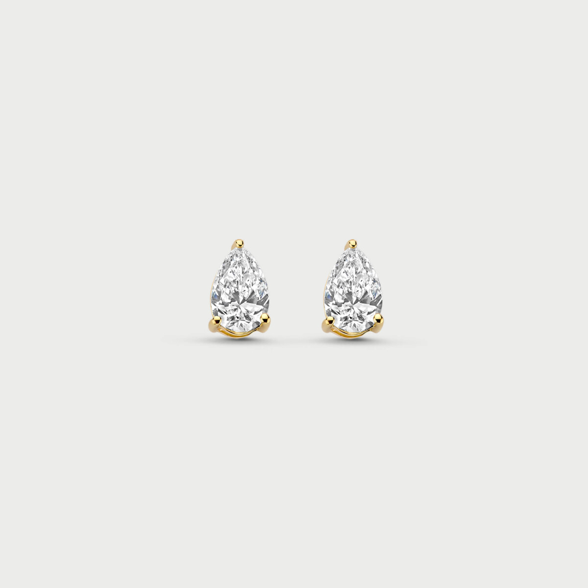 Classic earrings in 14K yellow gold with labgrown diamonds - MCO007