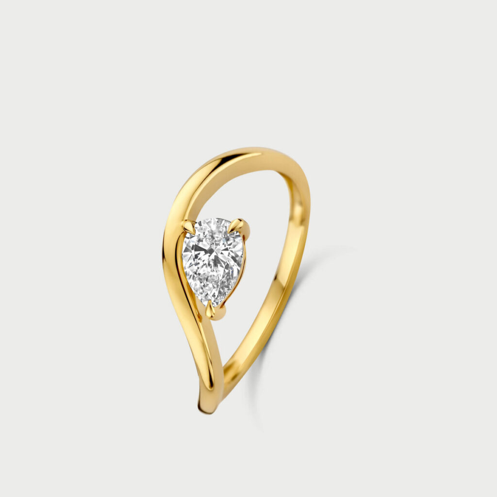 Wave ring in 14K yellow gold with labgrown diamonds - MWR001